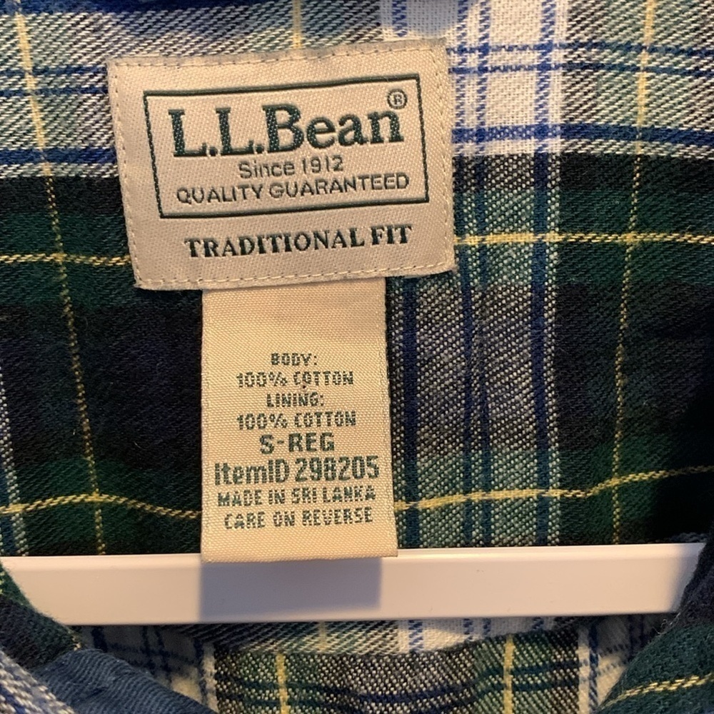 L. L. Bean Mens Shacket. Small-REG. Fully lined in Flannel (Blue Green White).  - Picture 2 of 9